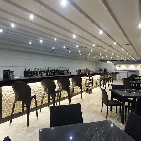 Falcon Hotel