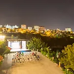 Ξενοδοχείο Falcon 4*