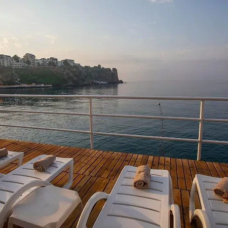 Ξενοδοχείο Falcon 4*