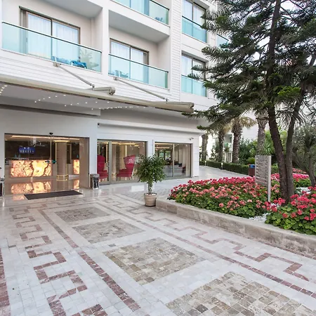 Falcon Hotel 4*