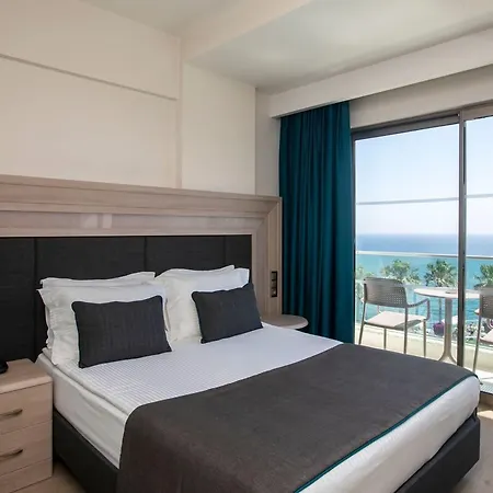 Falcon Hotel 4*
