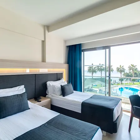 Falcon Hotel 4*