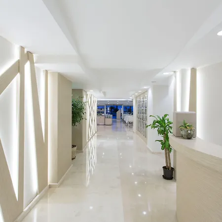 Falcon Hotel